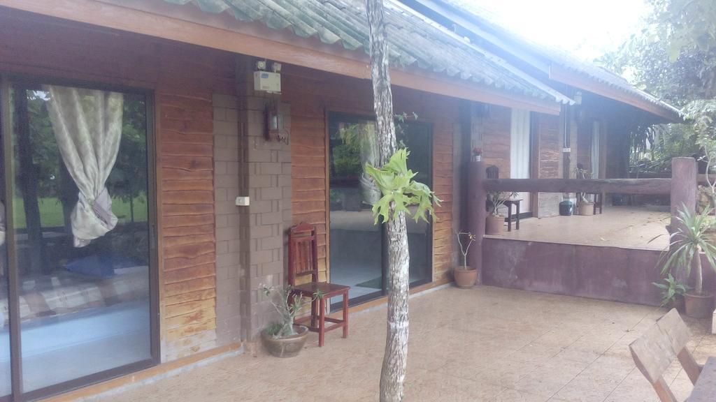 The Local Story Resort Ban Mon Talaeng Buitenkant foto
