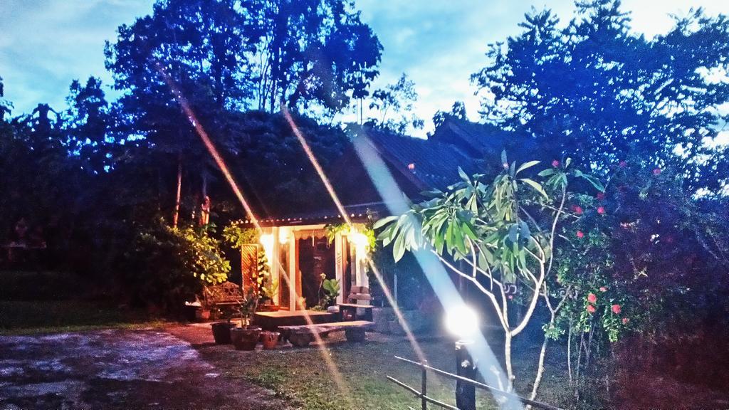 The Local Story Resort Ban Mon Talaeng Buitenkant foto