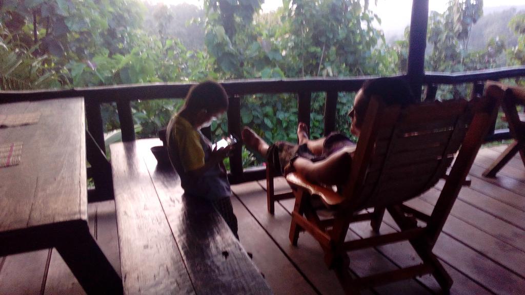 The Local Story Resort Ban Mon Talaeng Buitenkant foto