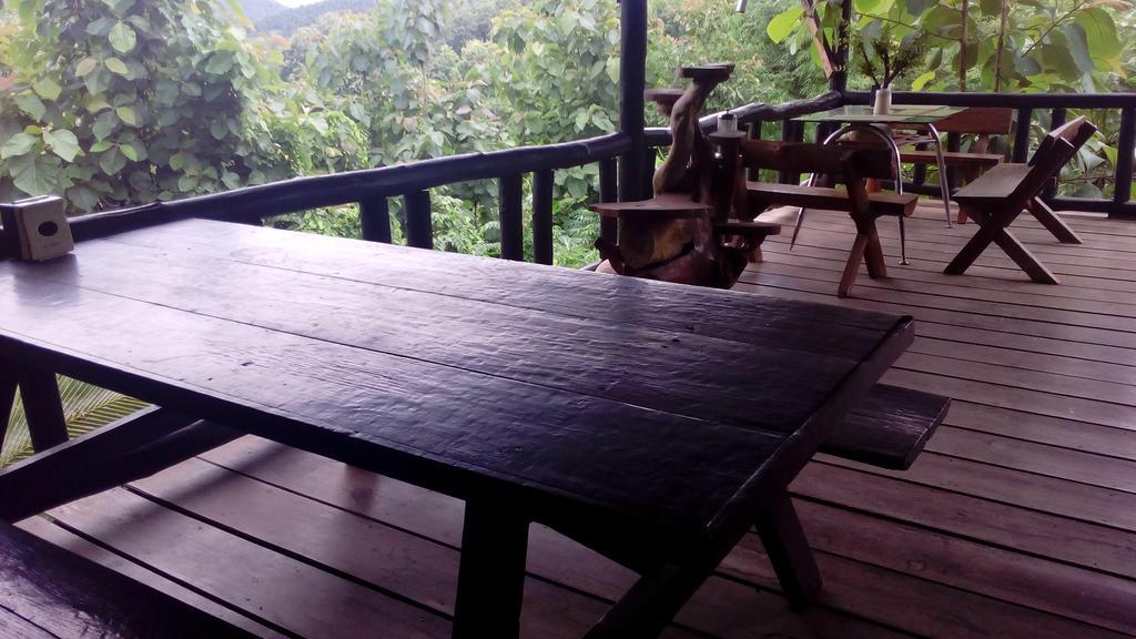 The Local Story Resort Ban Mon Talaeng Buitenkant foto