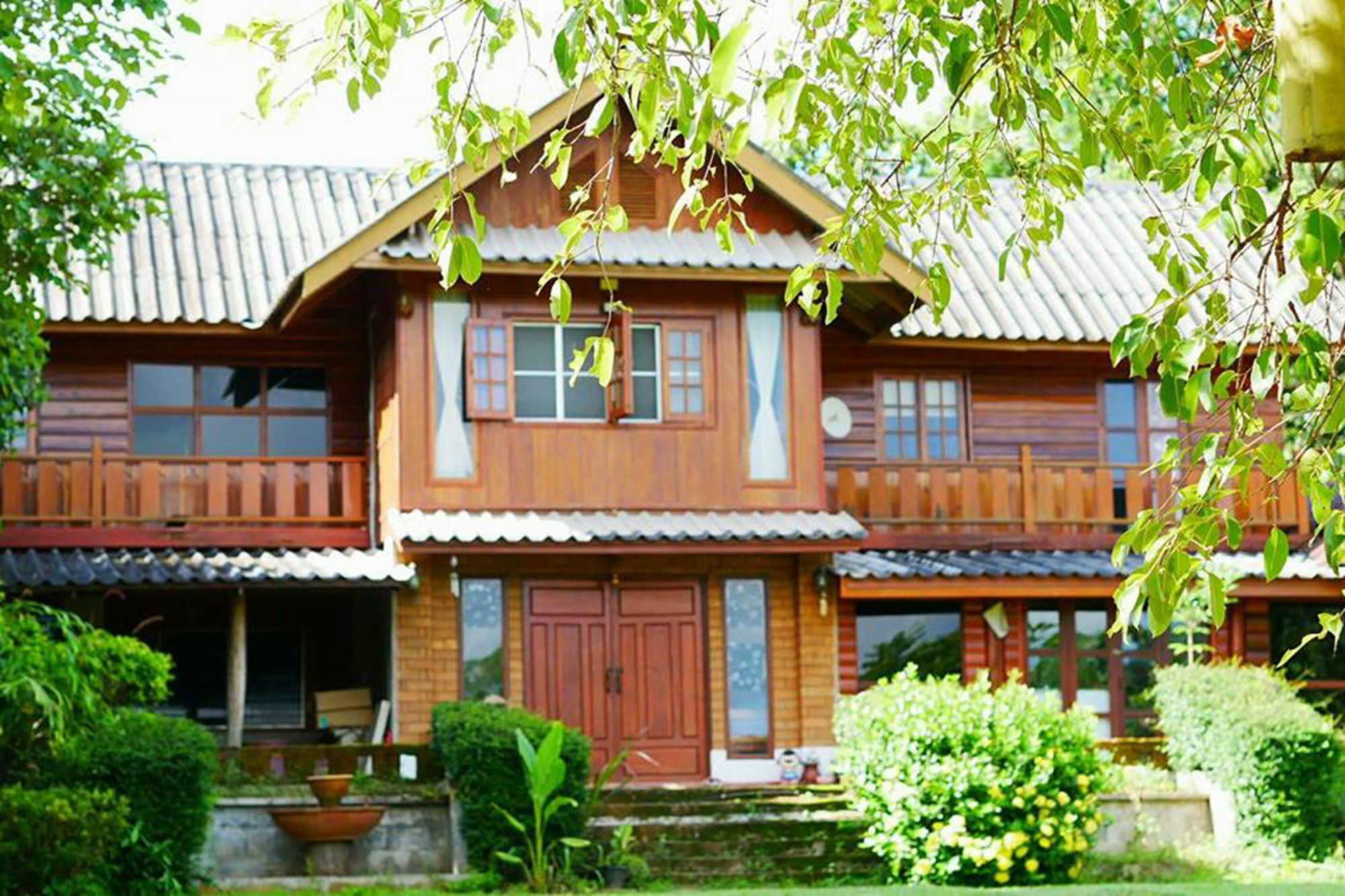 The Local Story Resort Ban Mon Talaeng Buitenkant foto